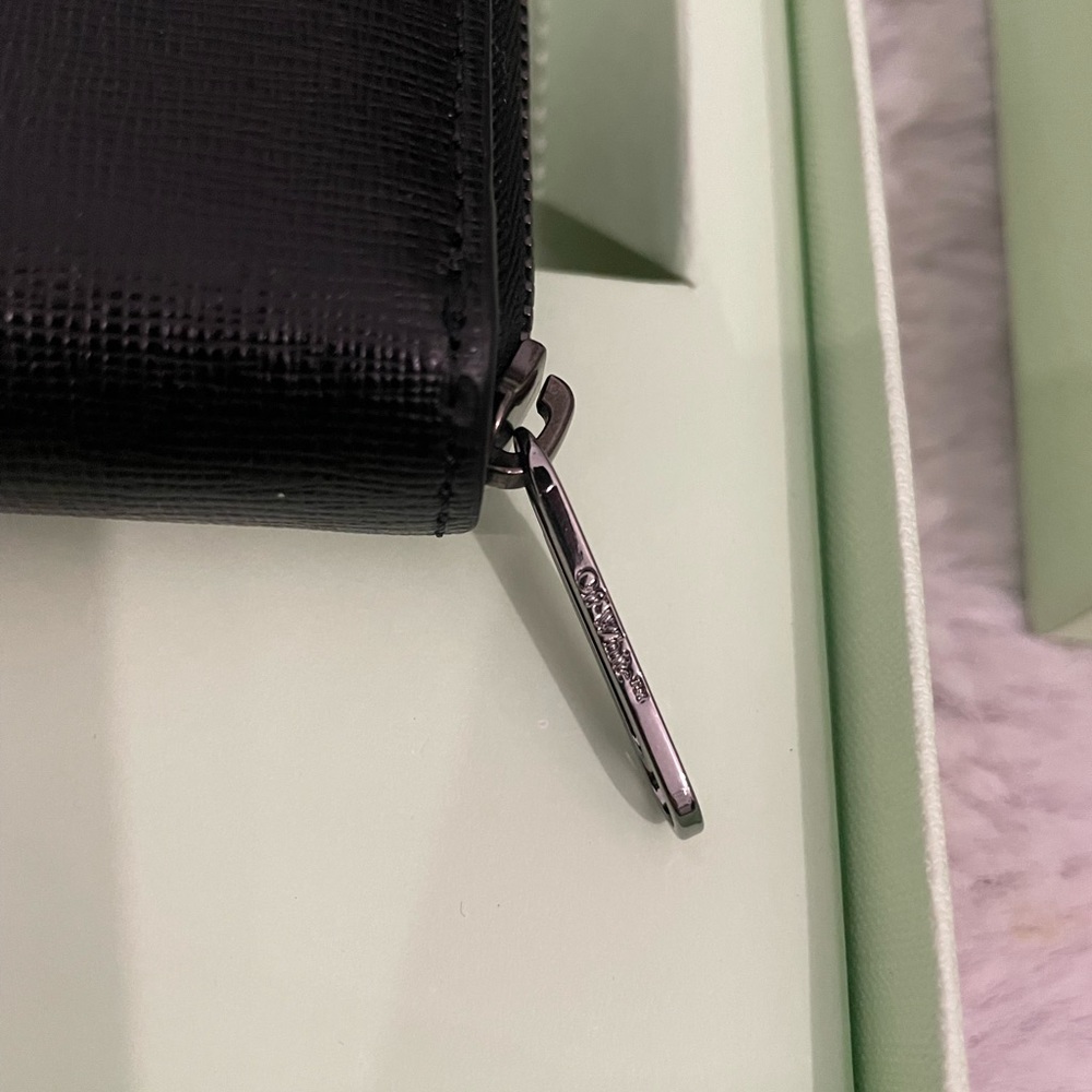 Off-White Logo Print Zip-Around Unisex Wallet - Picture 11 of 13